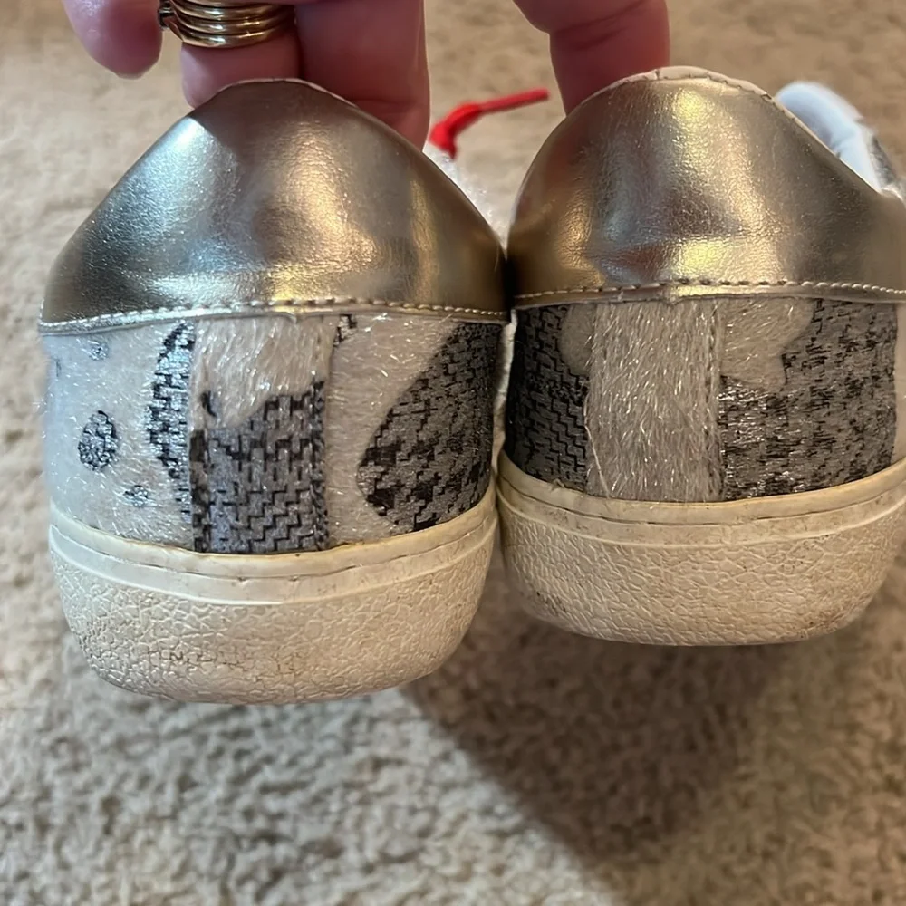 Steve Madden Philosophy Star Sneakers Size 7.5